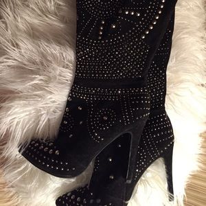 Glam star studded boots ✨